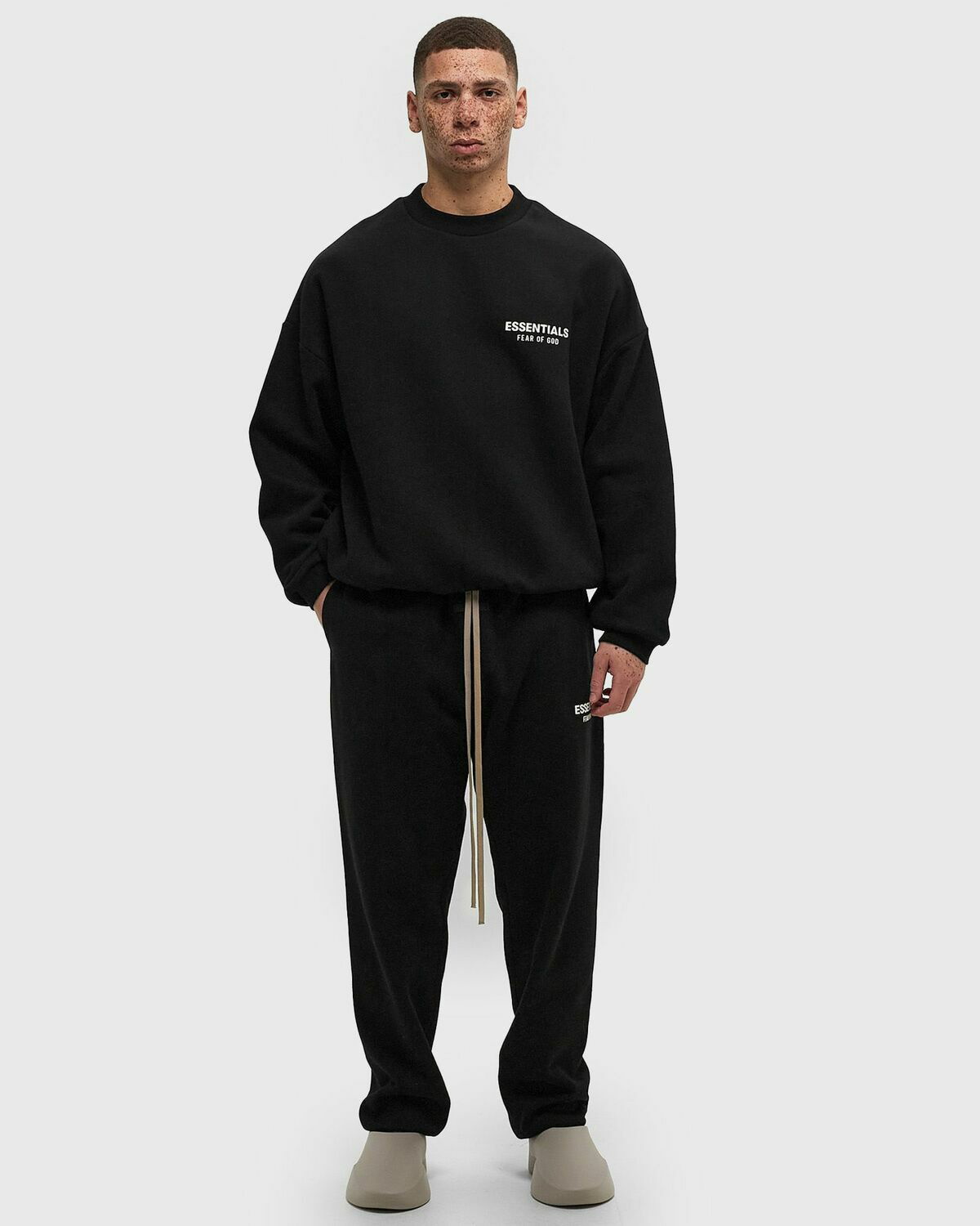 FOG ESSENTIALS FLEECE CREWNECK BLACK スウェット ブラック Fear of God Essentials Fleece Crewneck (FW24) Black Men's