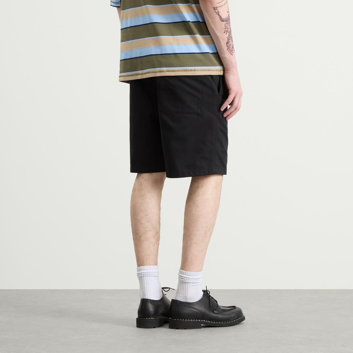 AMI Paris Men's Elasticated Waist Shorts in Noir