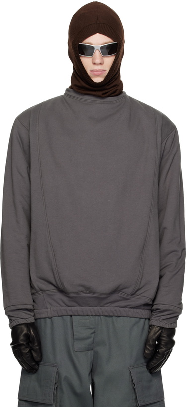 Photo: BRYAN JIMENÈZ Gray Insulated Sweatshirt