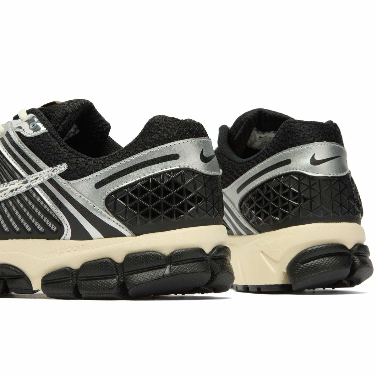 Nike Vomero 5 Chrome Sneaker in Black/Chrome/White