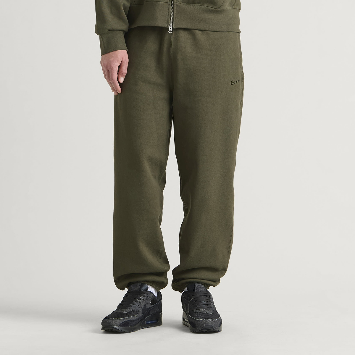 Nike Men's 560 Fleece Sweat Pant in Cargo Khaki