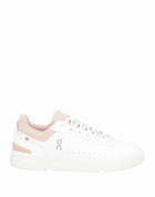 On The Roger Advantage Womens Sneakers in White
