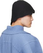 HOMME PLISSÉ ISSEY MIYAKE Black Crochet Hat