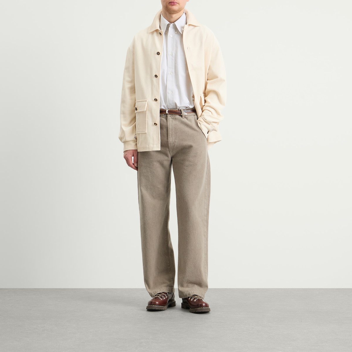 Drôle de Monsieur Men's Drole De Monsieur Corduroy Overshirt in Ecru