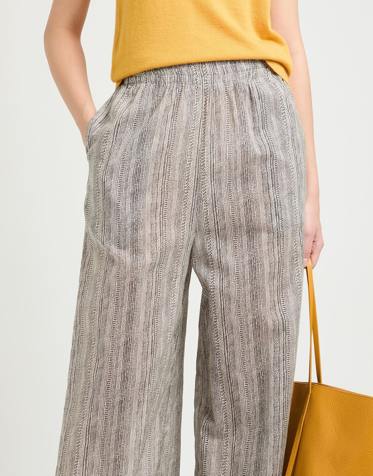 Alessia Santi Womens Pants in Black