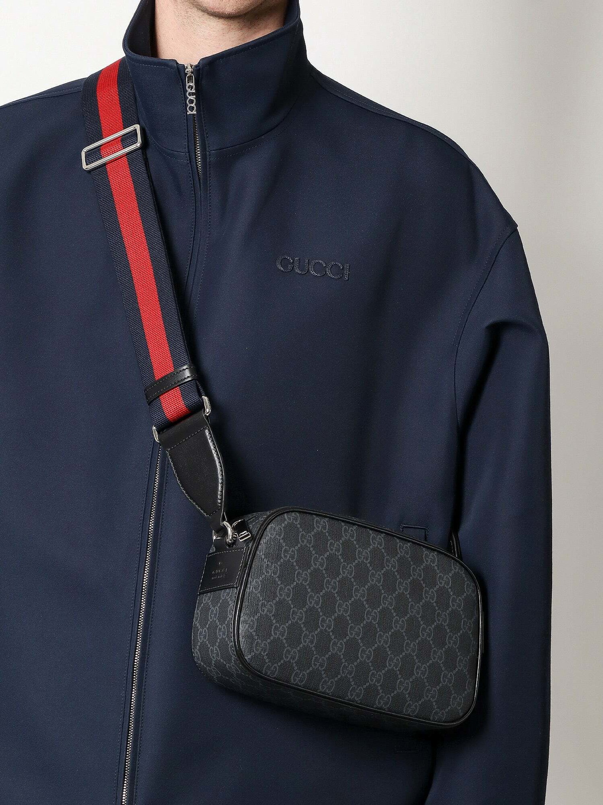 Gucci Shoulder Bag Black Mens Gucci display picture 1
