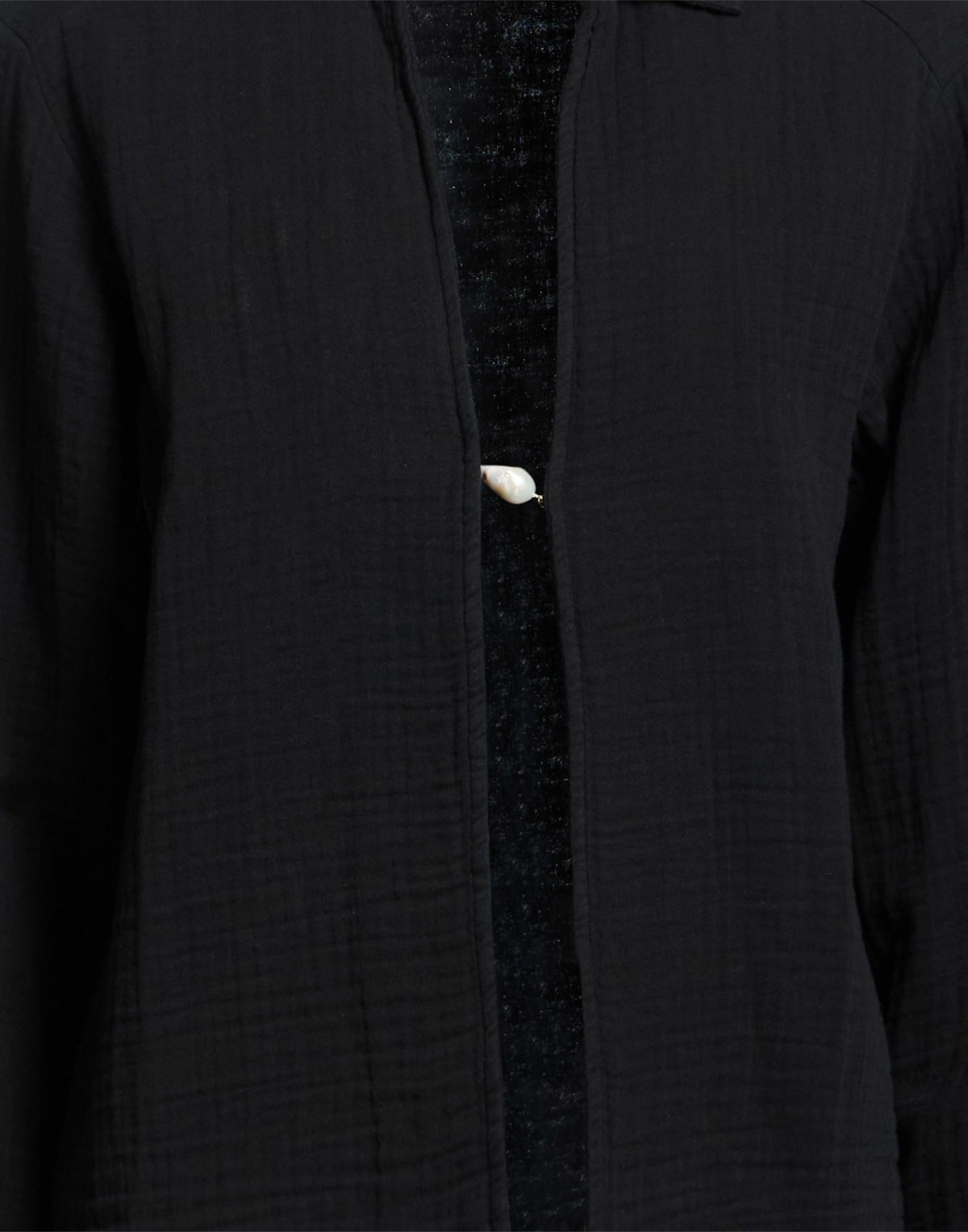 Donni. Womens Cardigan in Black