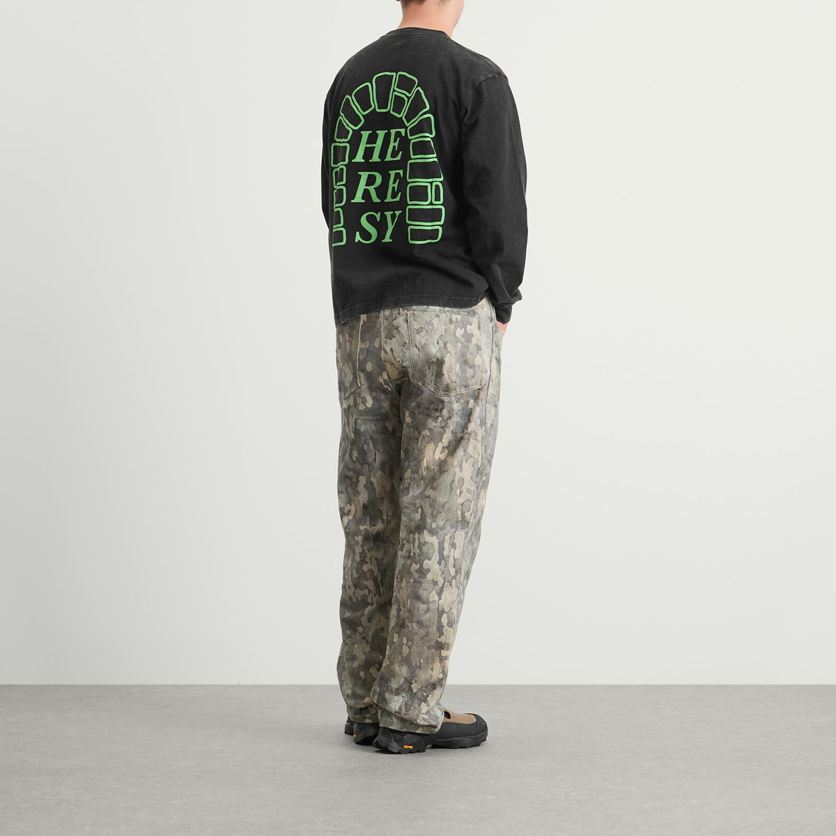 Heresy Men's Arch Long Sleeve T-Shirt in Ash