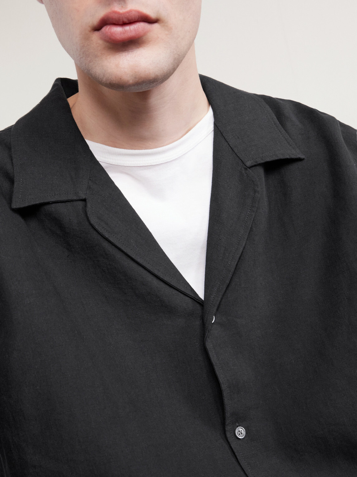 A Kind Of Guise - Samata Camp-Collar Linen Shirt - Black