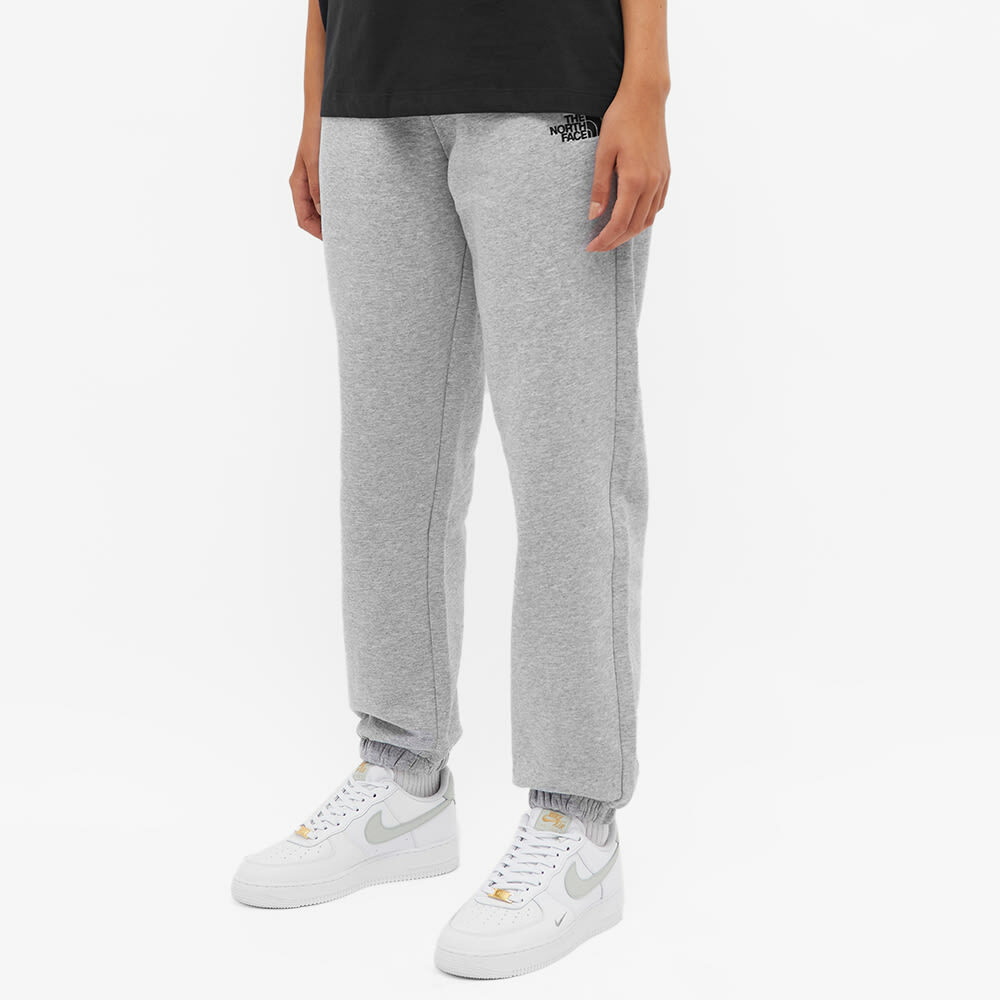 The North Face Women's Logo Sweat Pants in TNF Light Grey Heather The North  Face
