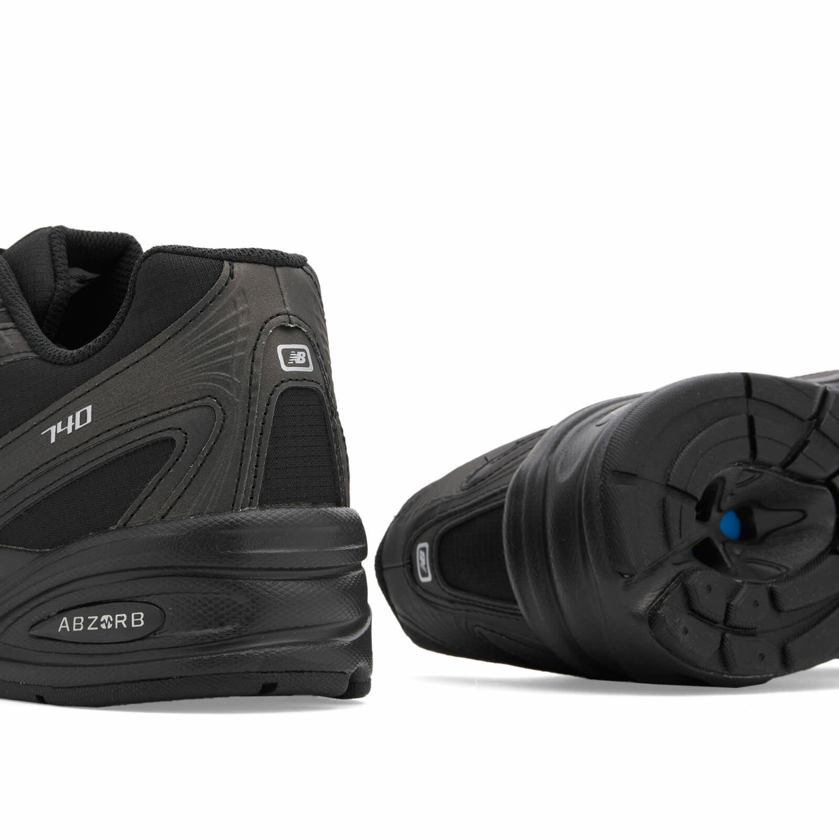 New Balance 740 Sneaker in Black