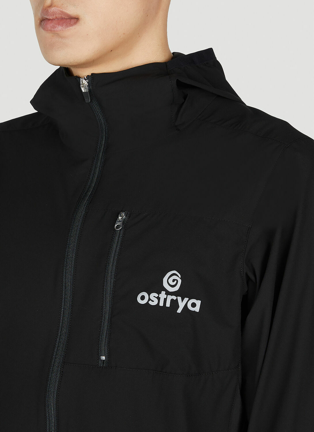 Ostrya Skarn Windbreaker Jacket