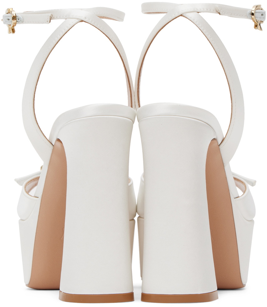 【関税&送料込】Gianvito Rossi Sandals White Cassis leather sandals in white - Gianvito Rossi | Mytheresa
