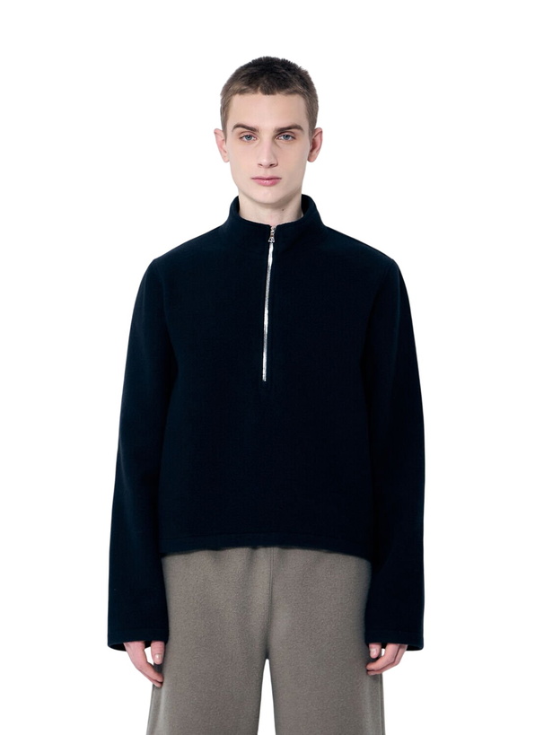 Photo: RIER Fleece City Sweatshirt
