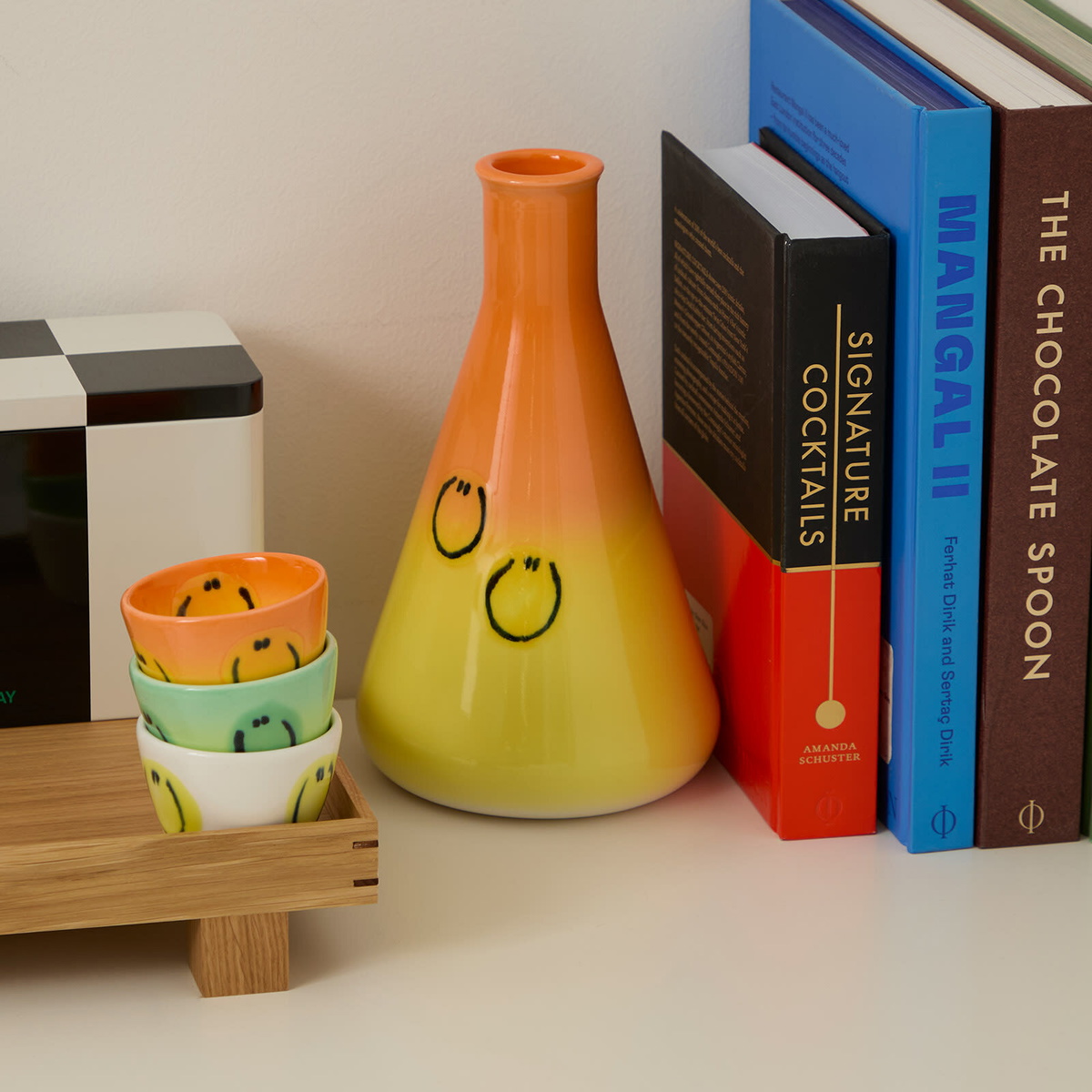 Frizbee Ceramics Erlenmeyer Jug in Orange Yellow Gradient Smile 