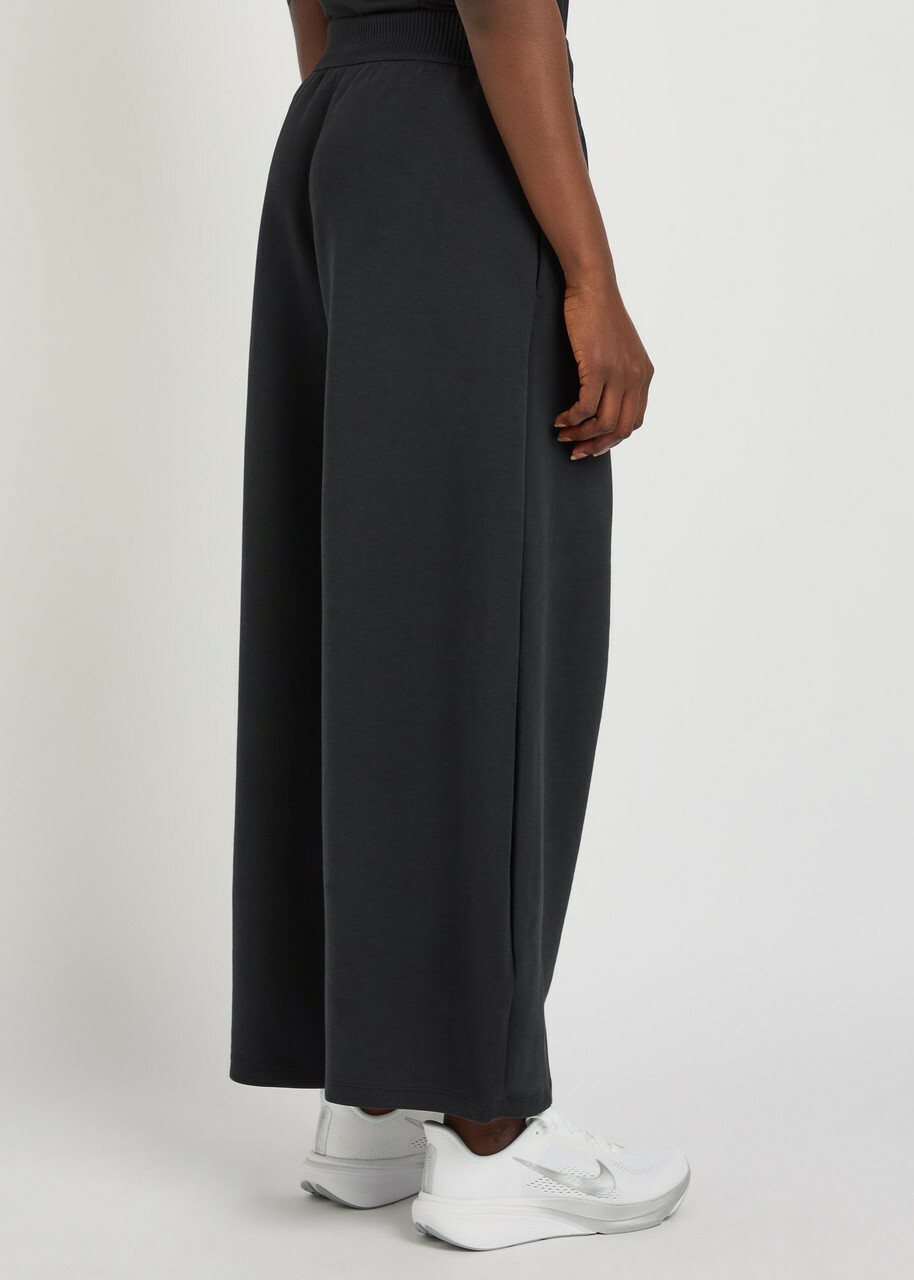 Nike 24.7 Wide Barrel-leg Impossiblysoft Jersey Sweatpants Black