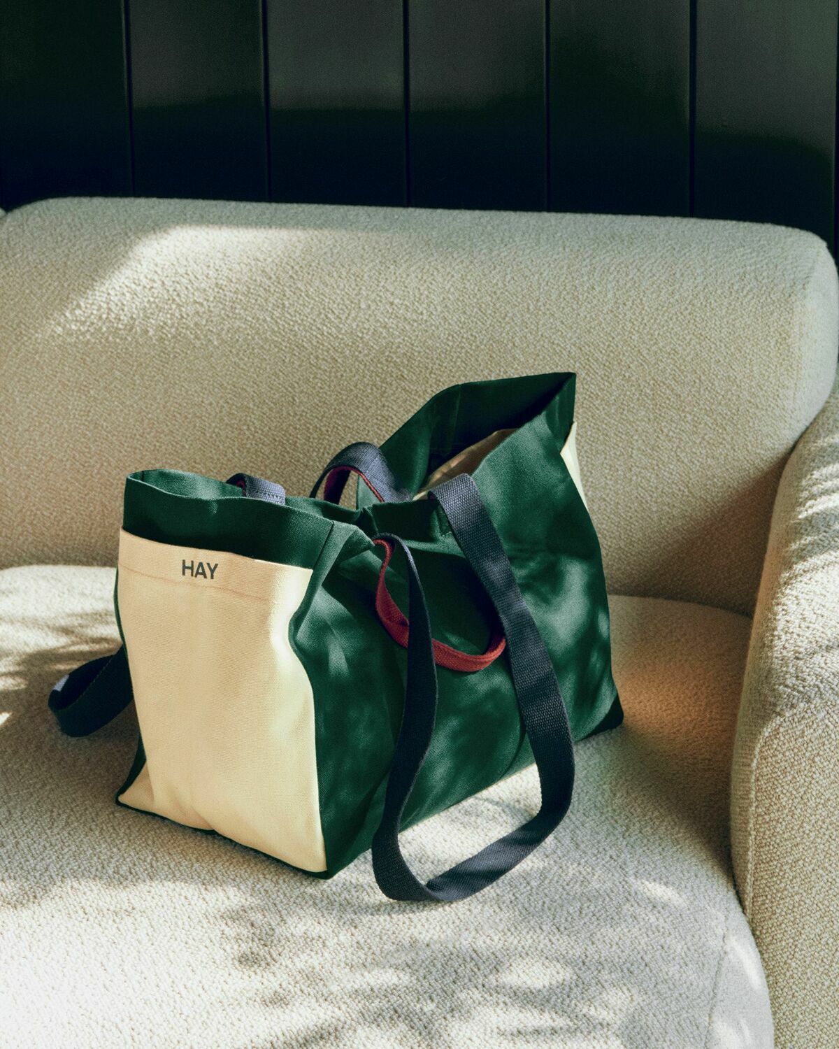 HAY Weekend Bag (Organic) Green Mens Duffle Bags & Weekender