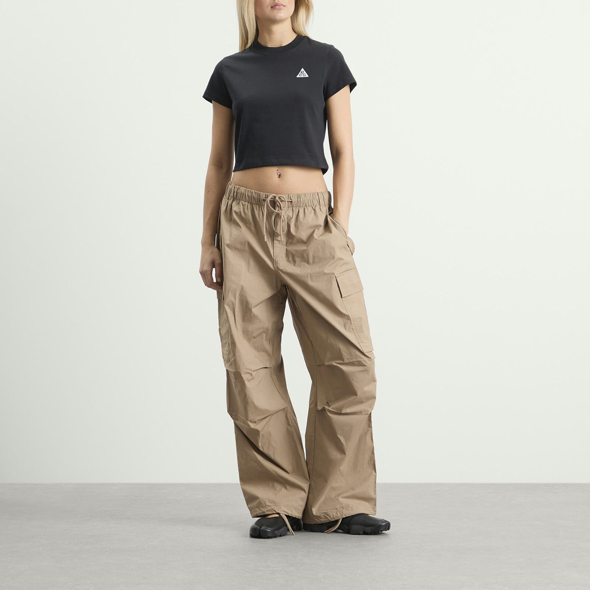 Nike Women's ACG Fitted T-Shirt in Black/Summit White