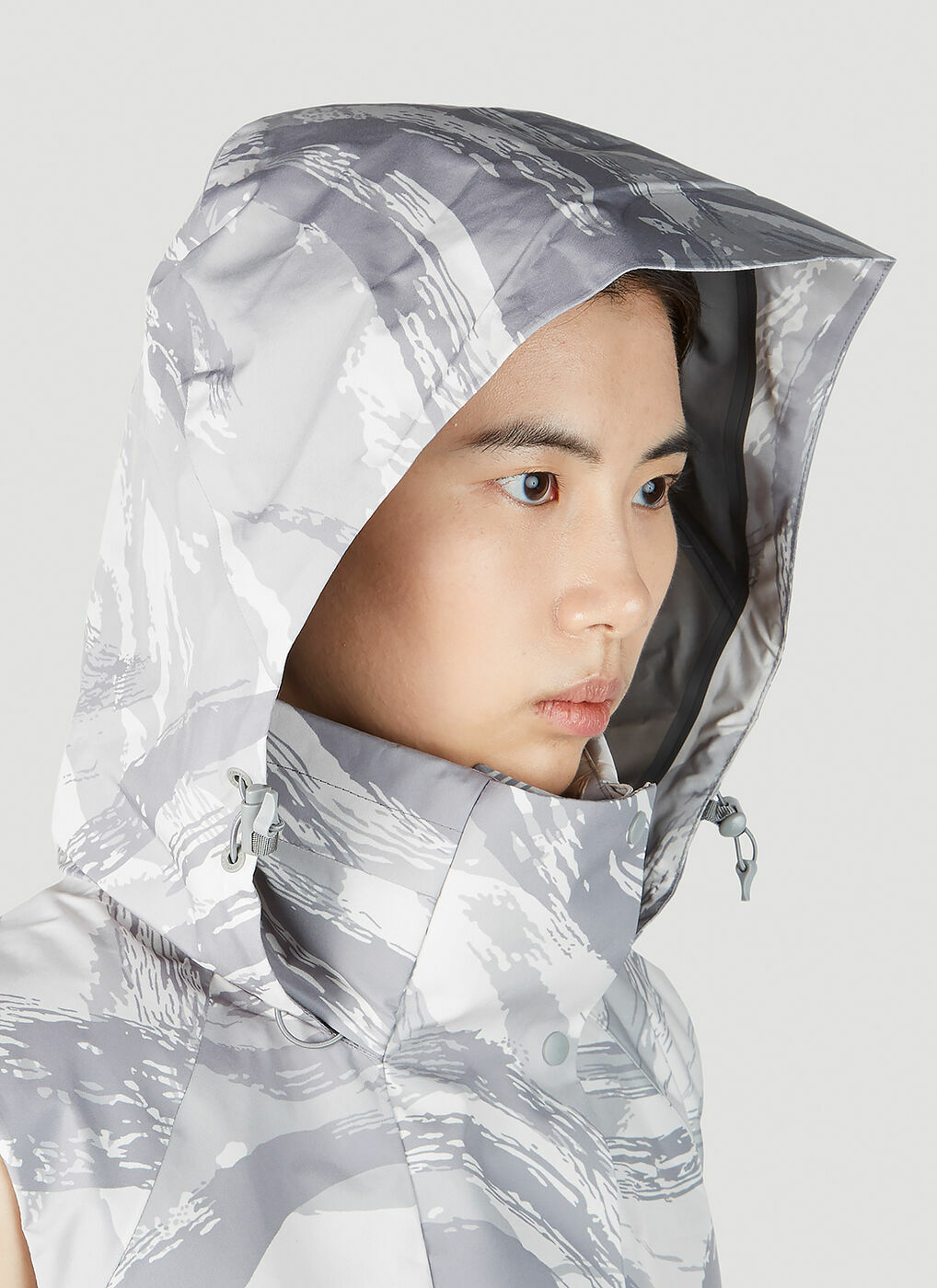 4 Moncler Hyke - Vanilis Gilet Jacket in Grey