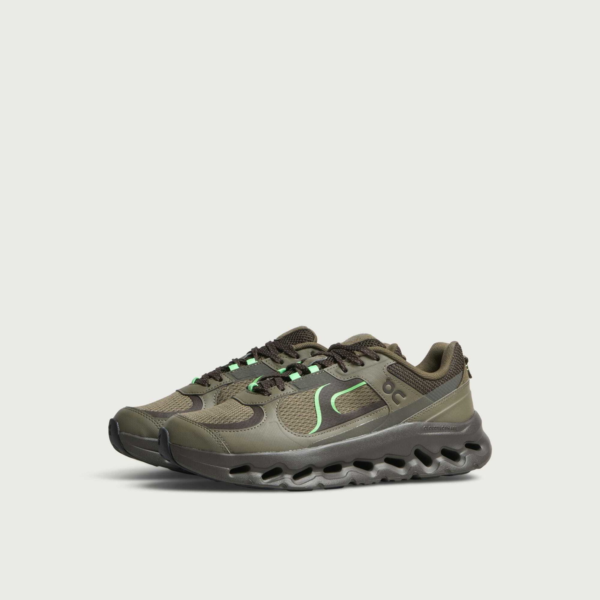 ON Men's Cloudtilt Arc Sneaker in Bark/Sable