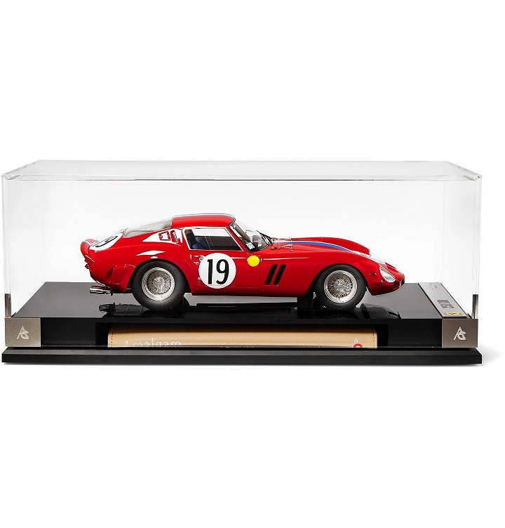 Photo: Amalgam Collection - Ferrari 250 GTO 1:18 Model Car - Red