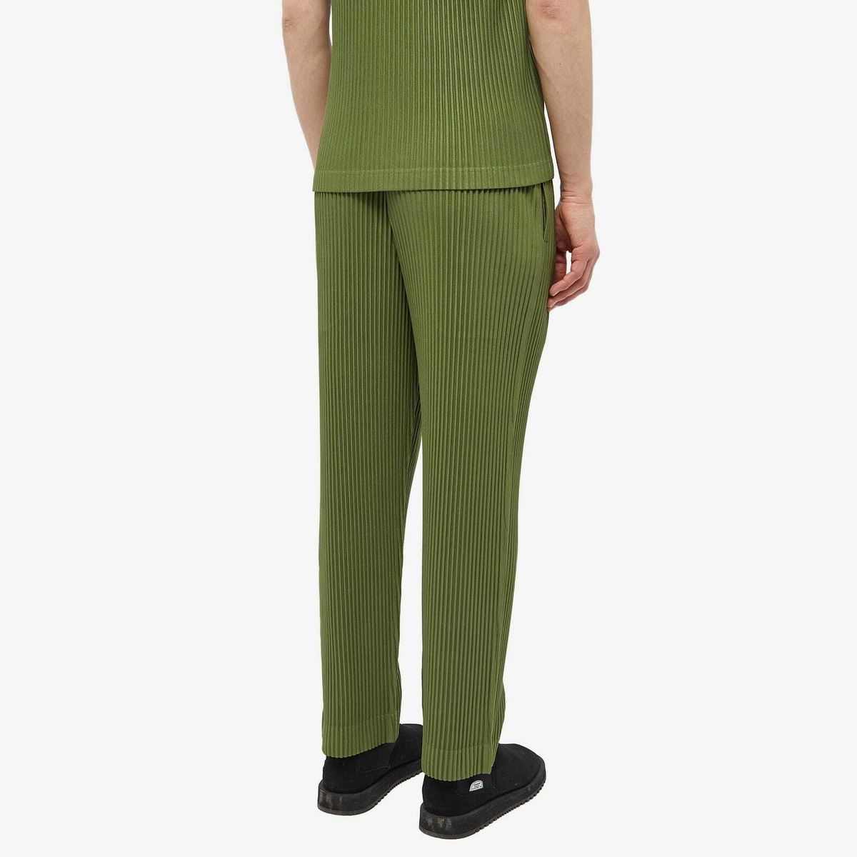 HOMME PLISSE ISSEI MIYAKE パンツ イエローグリーン MONTHLY COLOR JUNE – ISSEY MIYAKE ONLINE STORE