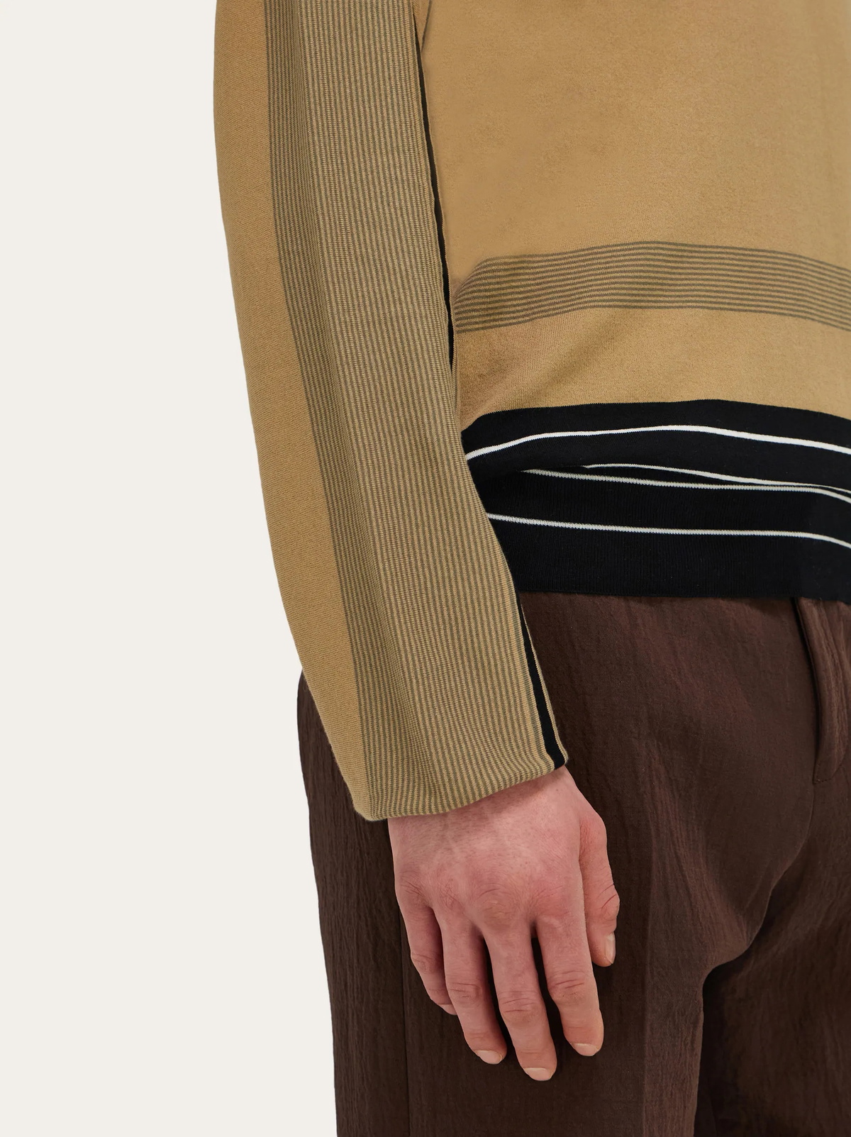 Ferragamo Mens V-neck sweater in Multicolor