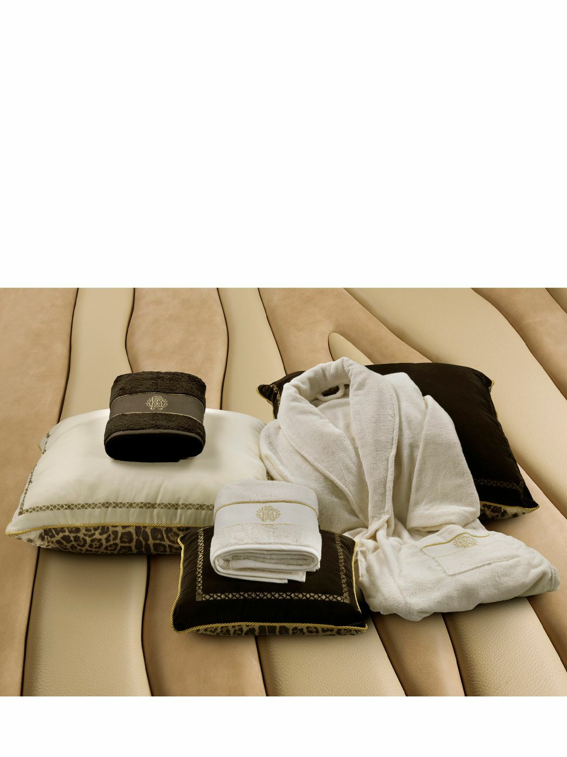 ROBERTO CAVALLI Set Of 2 New Gold Towels
