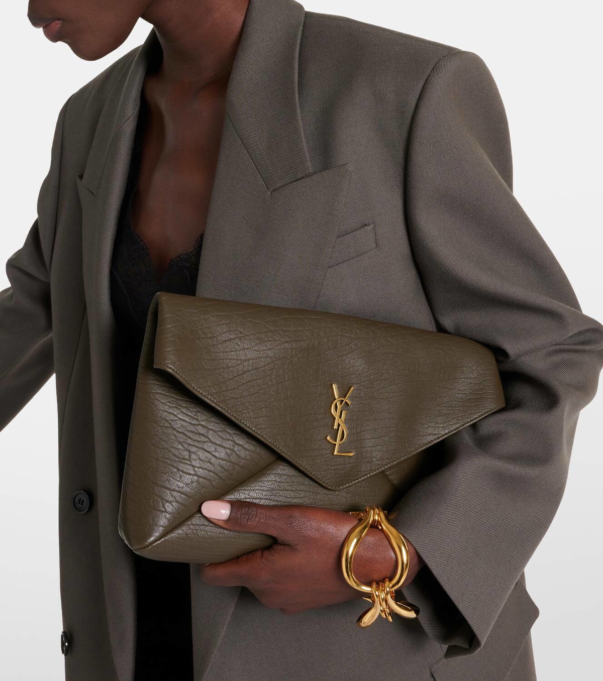 SAINT LAURENT Cassandre レザーポーチ Saint Laurent Cassandre Small YSL Pouch on Chain in Calfskin