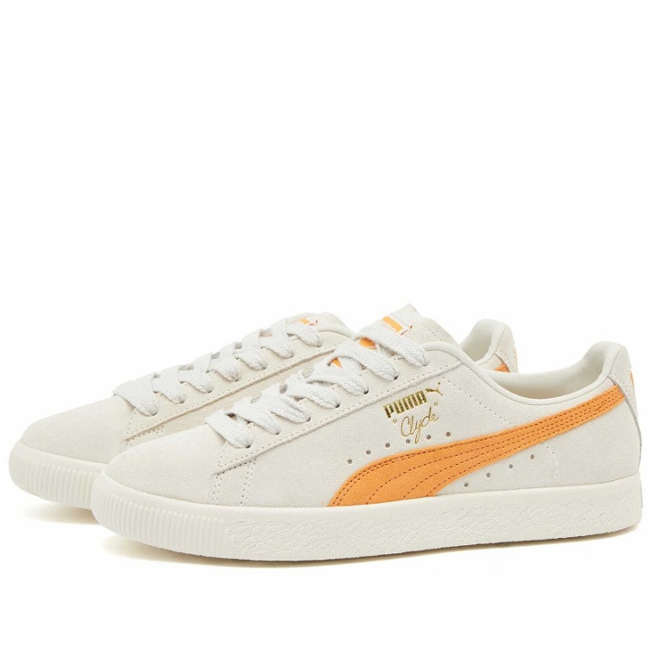 Photo: Puma Men's Clyde OG Sneakers in Frosted Ivory/Clementine