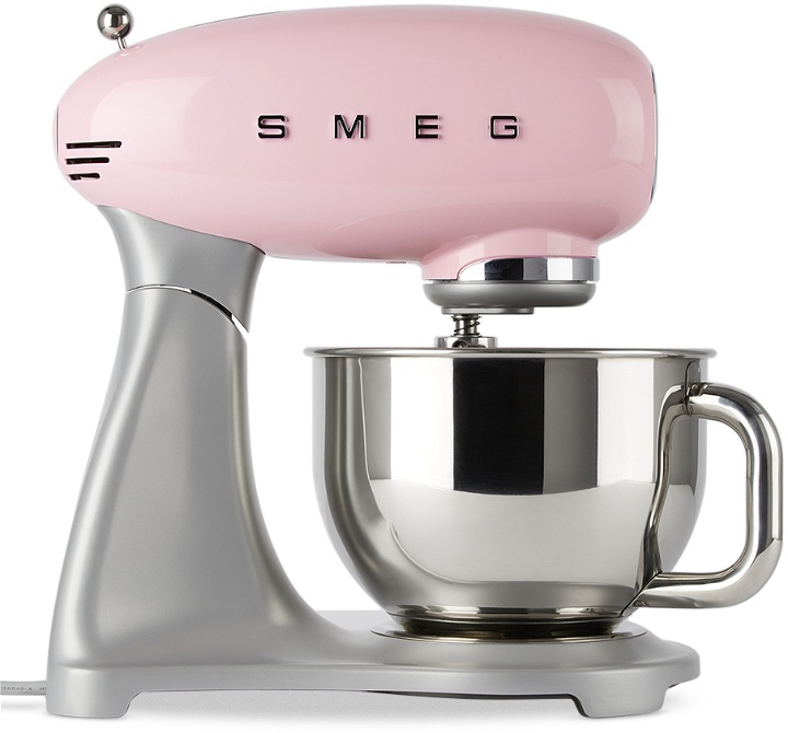 Photo: SMEG Pink Retro-Style Stand Mixer