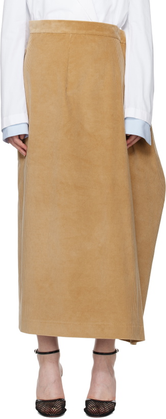 Photo: MARIE ADAM-LEENAERDT Beige Oversized Straight Midi Skirt