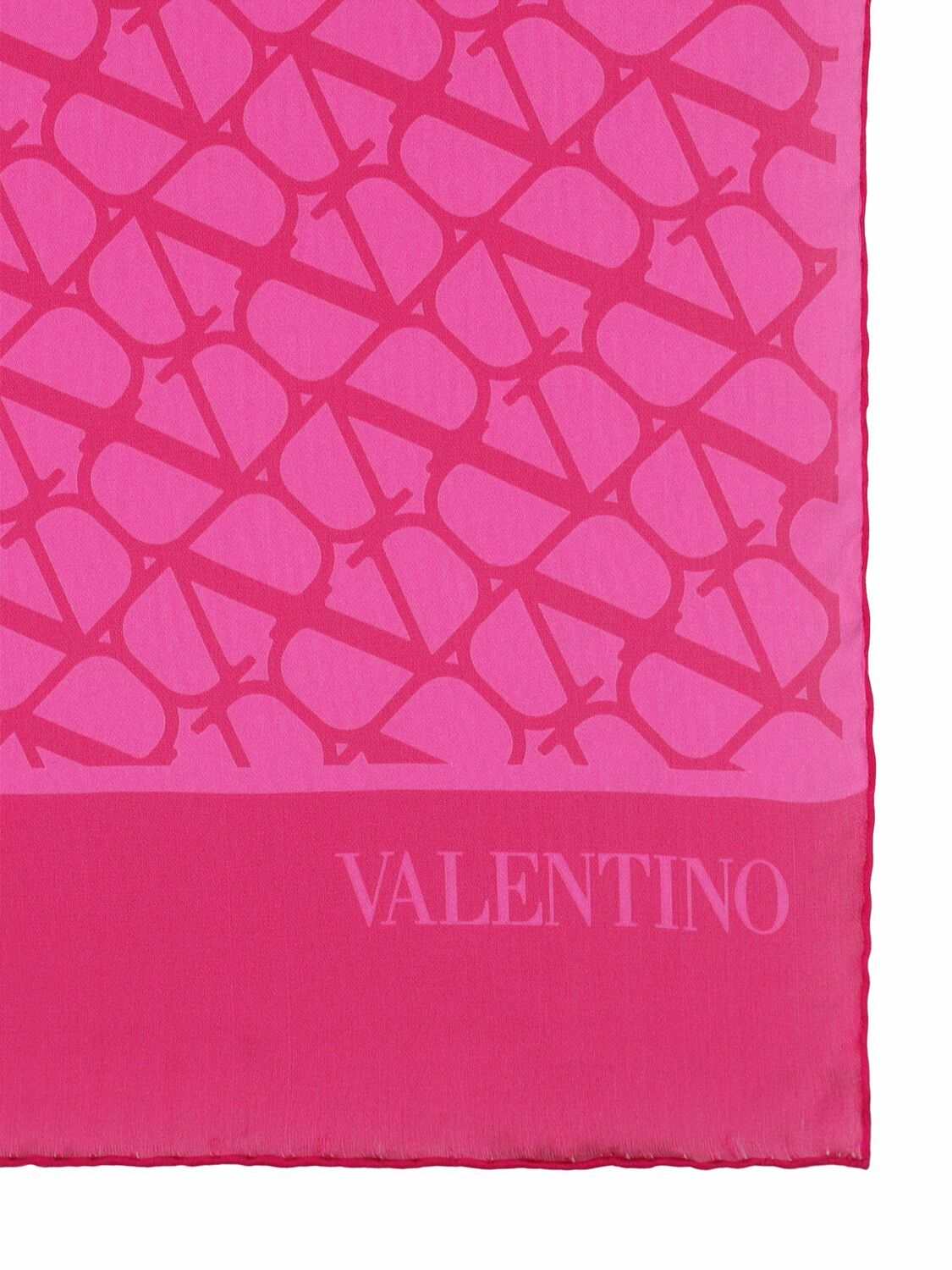 【関税&送料込】Valentino Garavani Scarfs Pink Valentino V Logo Two-Tone Monogram Silk Square Scarf PINK