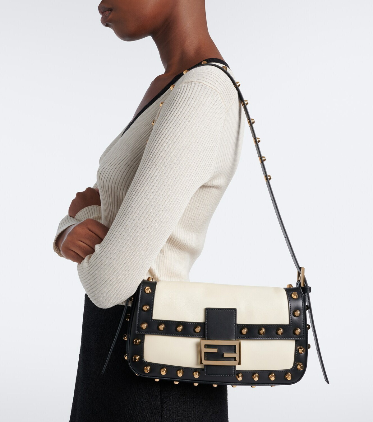 Fendi Baguette® 26424 studded leather shoulder bag