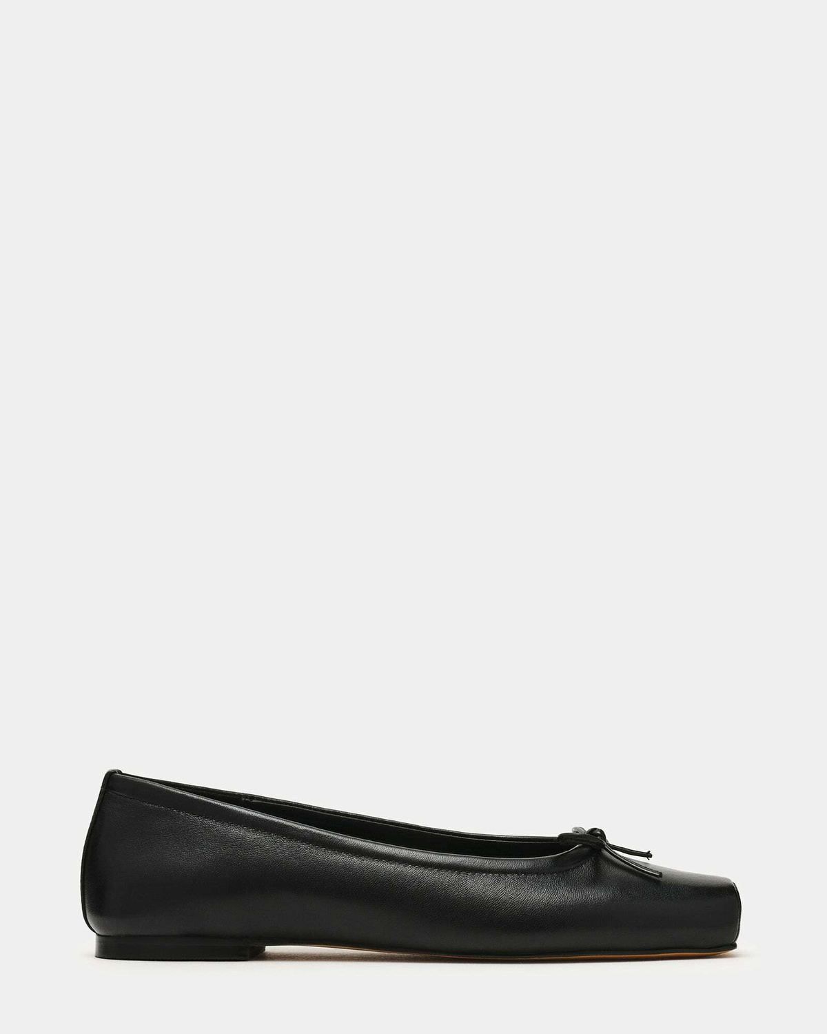 Steve Madden Eleve Flats in Black