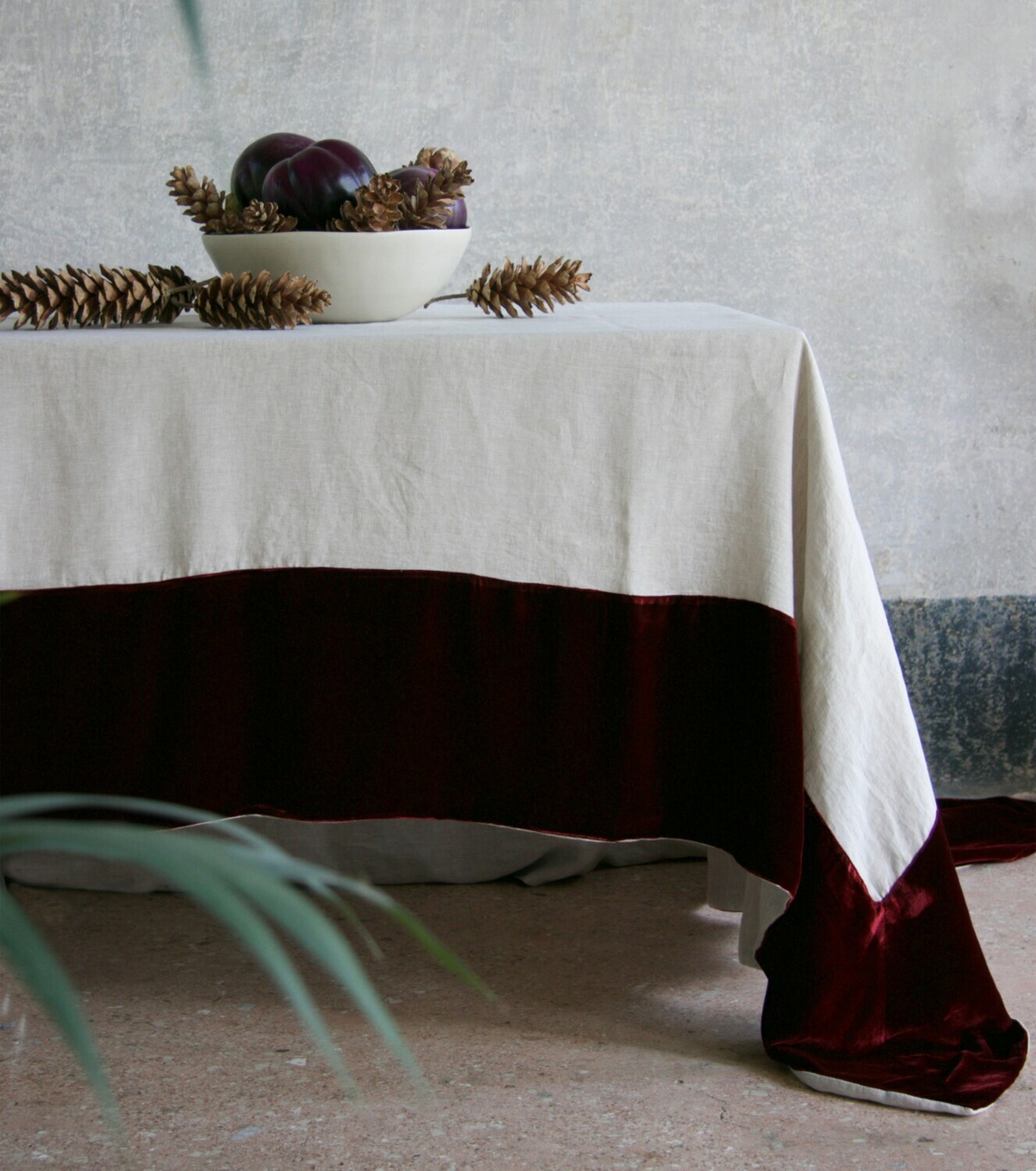 Once Milano Velvet-trimmed linen tablecloth