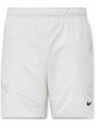 Nike Tennis - NikeCourt Advantage Dri-FIT Tennis Shorts - White