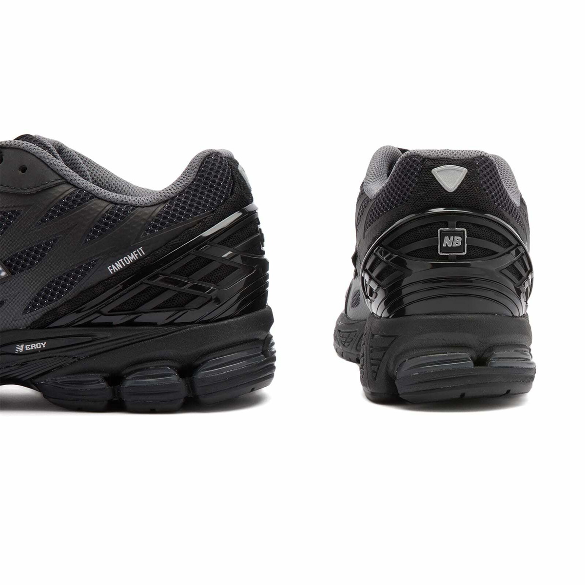 New Balance U1906WGS Sneaker in Black