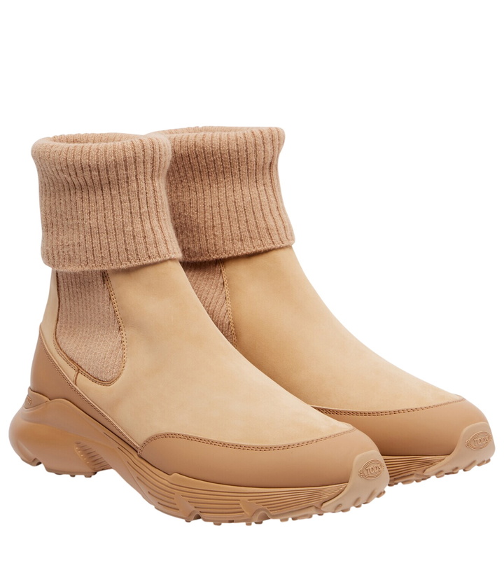 Photo: Tod's Leather Chelsea boots