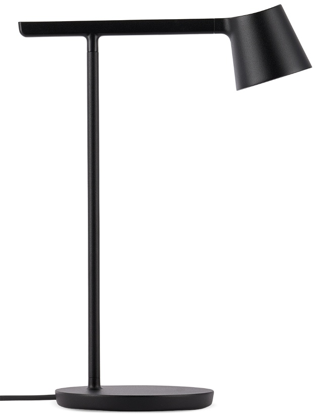 Photo: Muuto Black Tip Table Lamp