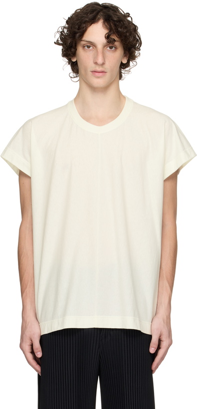 Photo: HOMME PLISSÉ ISSEY MIYAKE Off-White Release-T 2 T-shirt