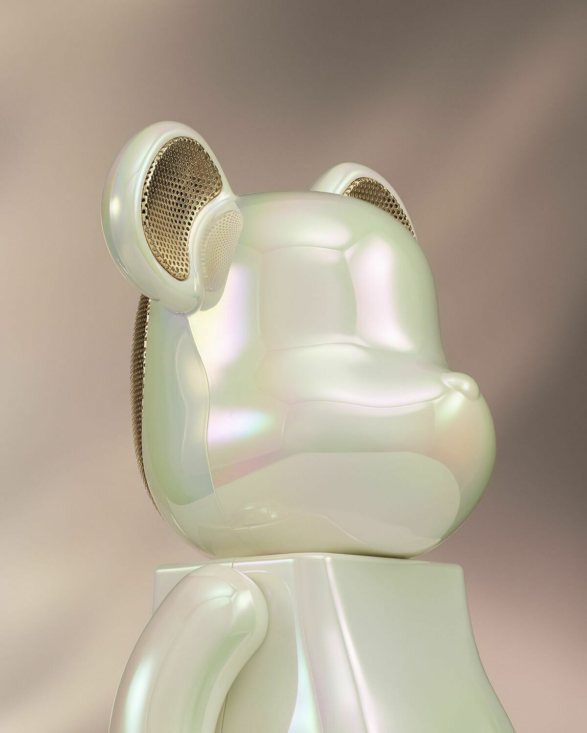 MEDICOM BE@RBRICK AUDIO 400% Portable Bluetooth Speaker Beige Mens Home deco