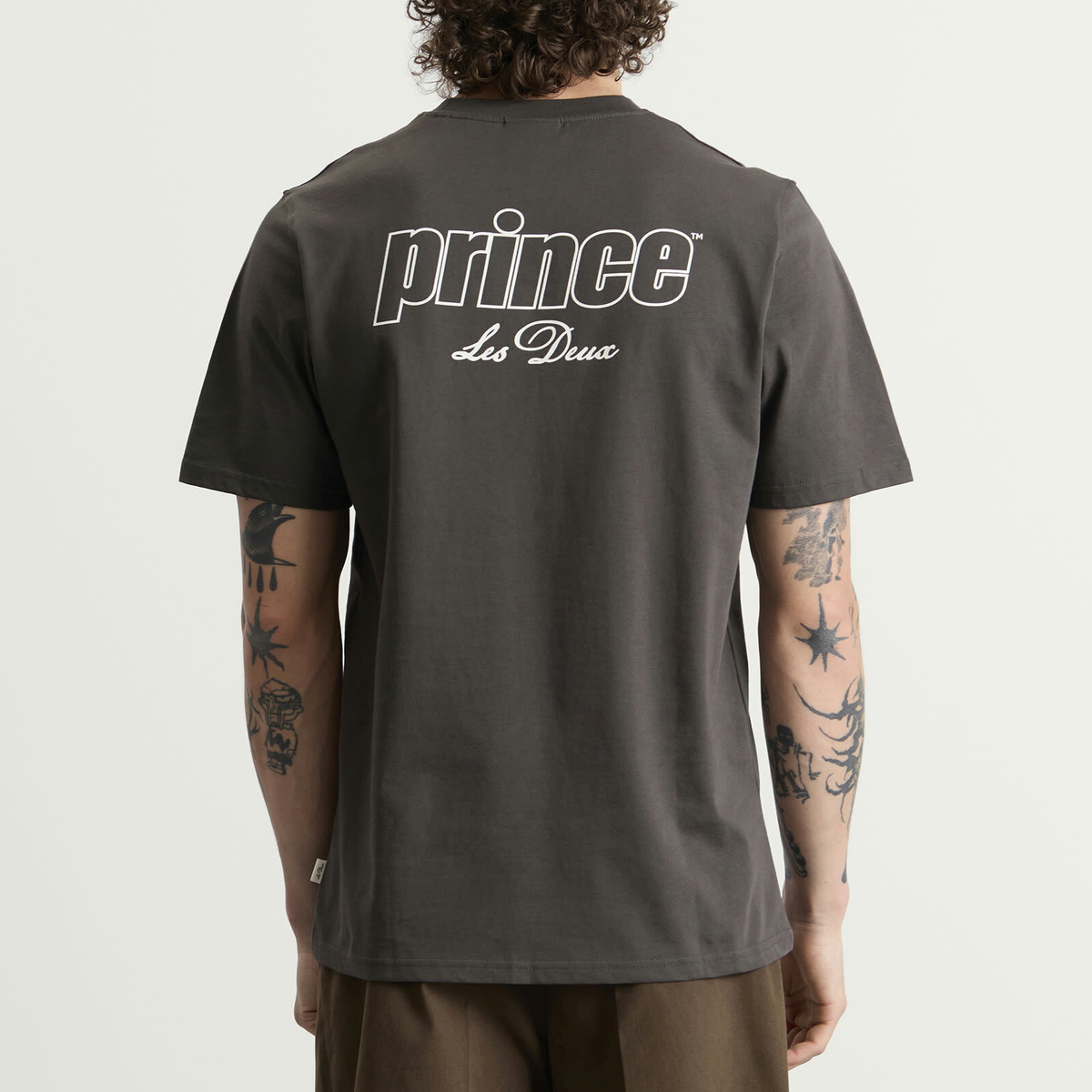 Les Deux Men's Prince LD T-shirt in Raven Grey