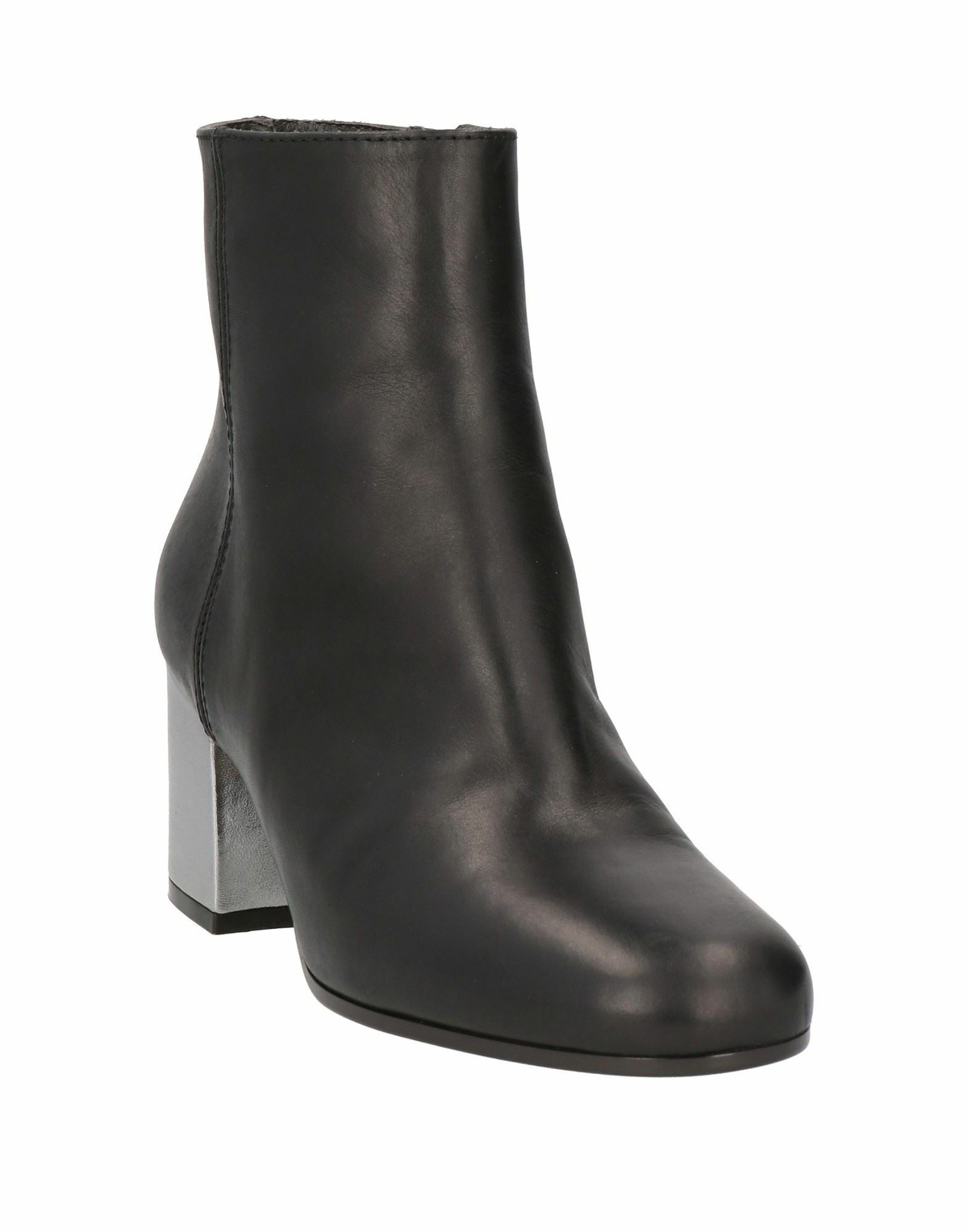 Via Roma 15 Womens Ankle boots in Black