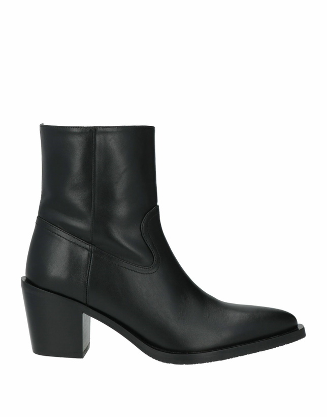 Photo: Stuart Weitzman Womens Ankle boots in Black