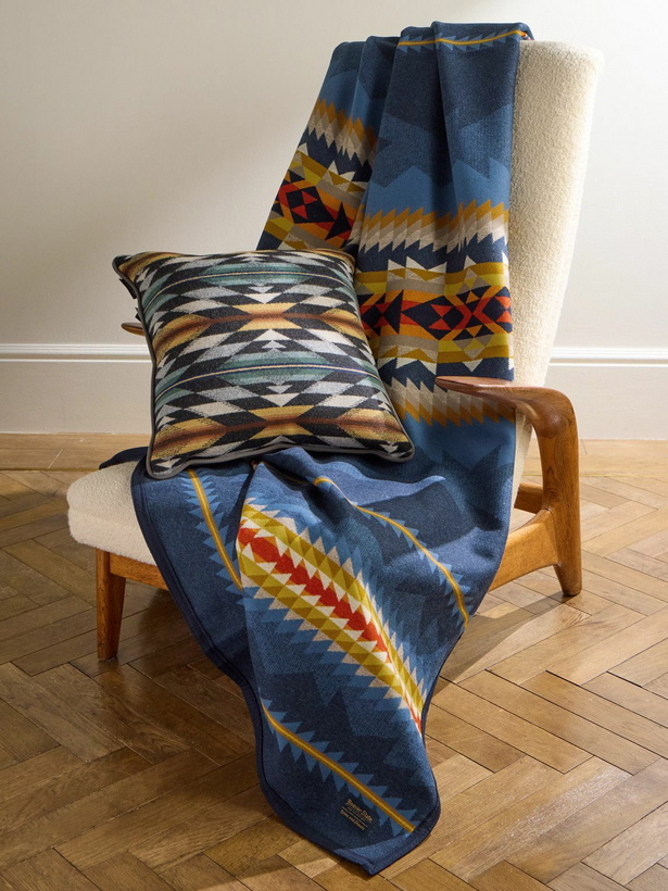 Photo: Pendleton - Cascadia Virgin Wool and Cotton-Blend Jacquard Blanket