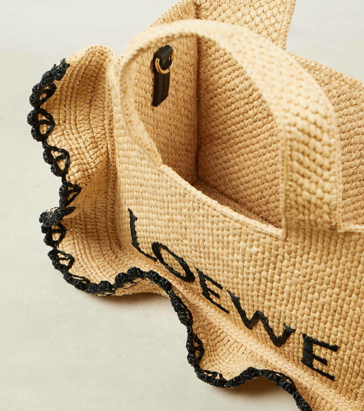 【LOEWE】Paula's Ibiza スモール フォント フリル トートバッグ Loewe Paula's Ibiza Font Ruffles Small raffia tote bag Loewe