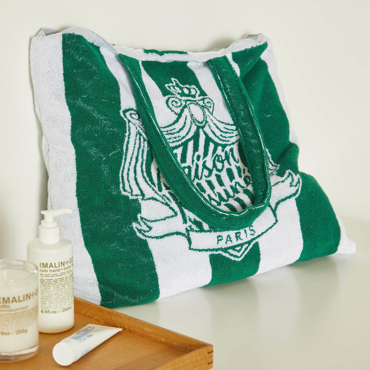 即配★MAISON KITSUNE 19SS BEACH TOWEL PARISIEN ネイビー 即配☆MAISON KITSUNE 19SS BEACH TOWEL ANCORA TU ネイビー