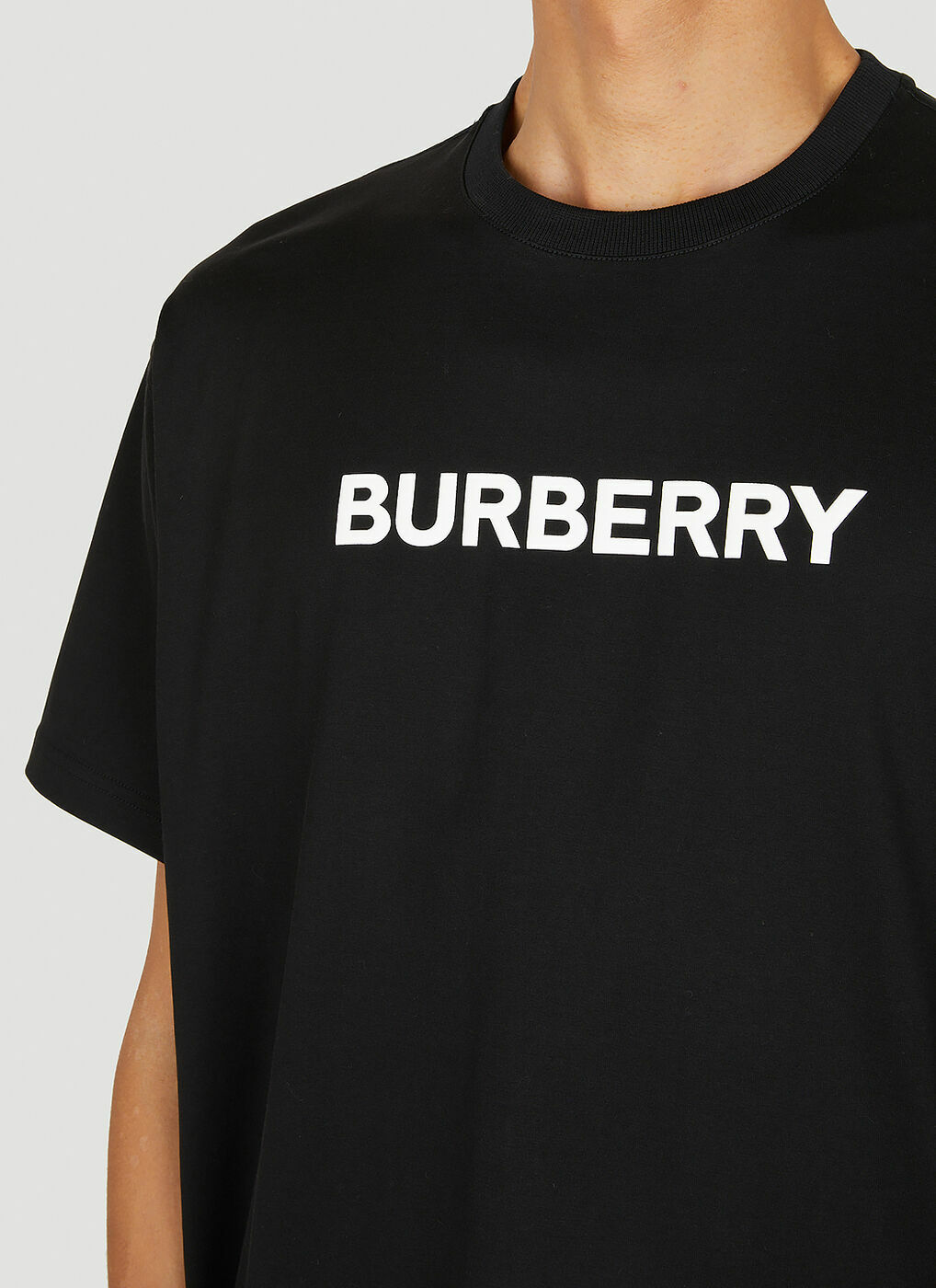 Logo Print T-Shirt in Black Burberry