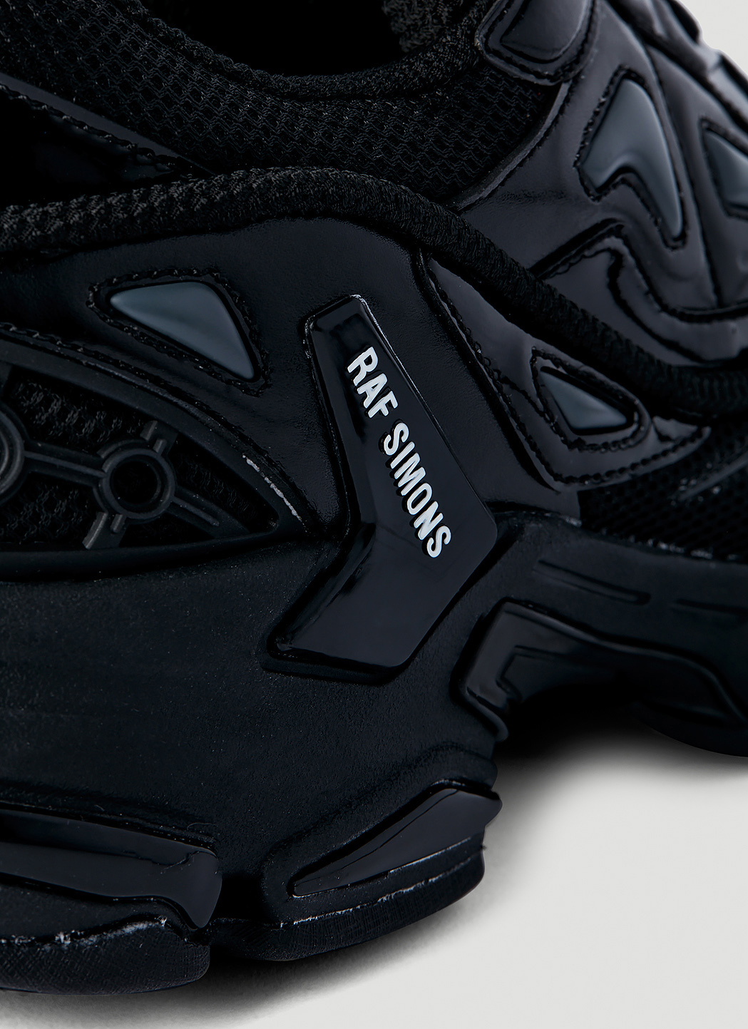 Raf Simons (RUNNER) Pharaxus Sneakers